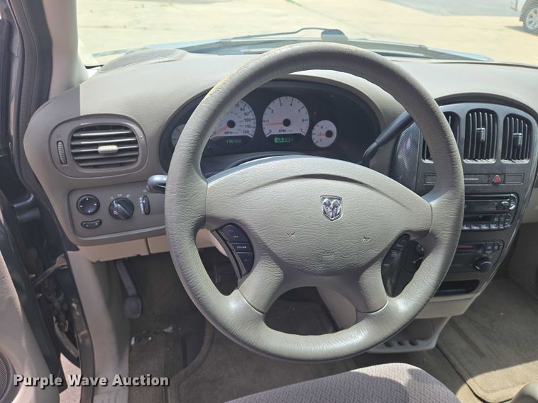 image for item EN8081 2007 Dodge Caravan SXT van