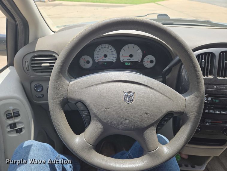 image for item EN8081 2007 Dodge Caravan SXT van