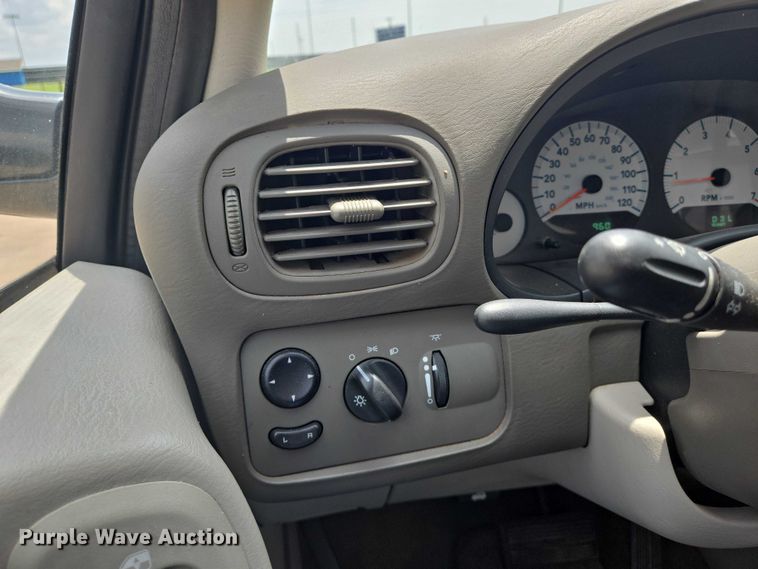 image for item EN8081 2007 Dodge Caravan SXT van