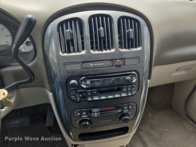 image for item EN8081 2007 Dodge Caravan SXT van