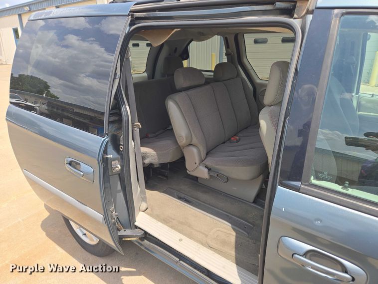 image for item EN8081 2007 Dodge Caravan SXT van