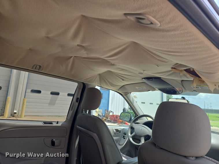 image for item EN8081 2007 Dodge Caravan SXT van