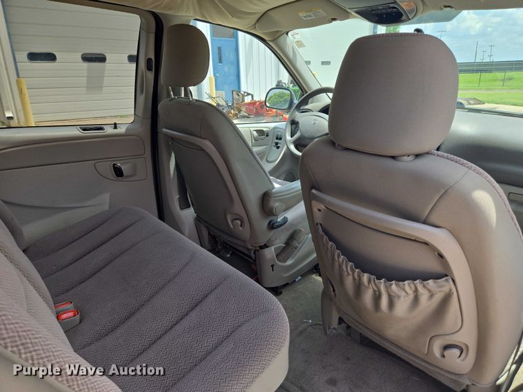 image for item EN8081 2007 Dodge Caravan SXT van