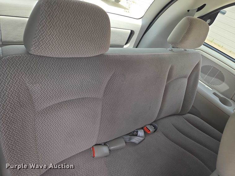 image for item EN8081 2007 Dodge Caravan SXT van