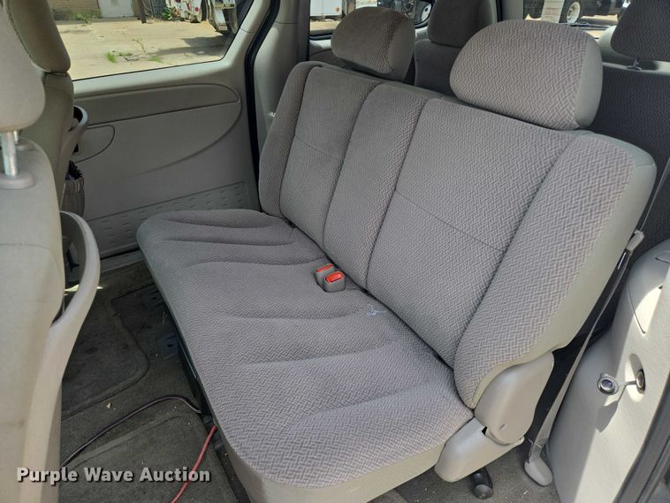 image for item EN8081 2007 Dodge Caravan SXT van