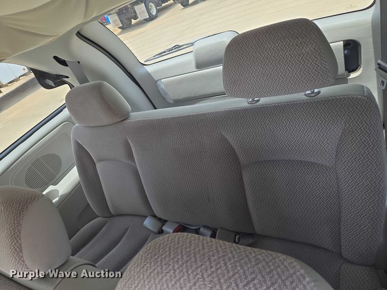 image for item EN8081 2007 Dodge Caravan SXT van