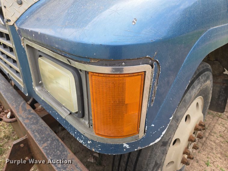 image for item EO0931 1999 Mack CH613 vacuum truck