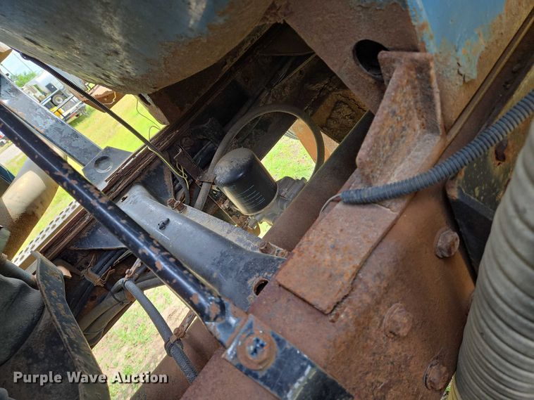 image for item EO0931 1999 Mack CH613 vacuum truck