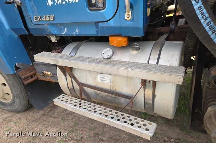 image for item EO0931 1999 Mack CH613 vacuum truck