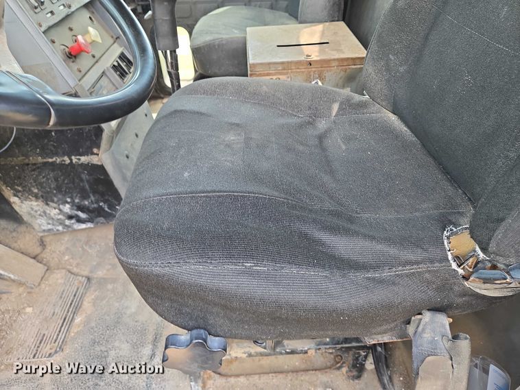 image for item EO0931 1999 Mack CH613 vacuum truck