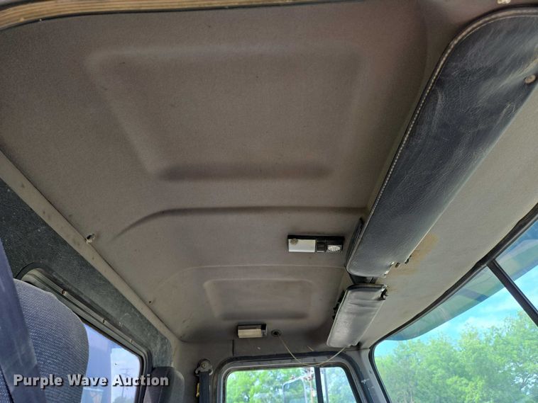 image for item EO0931 1999 Mack CH613 vacuum truck