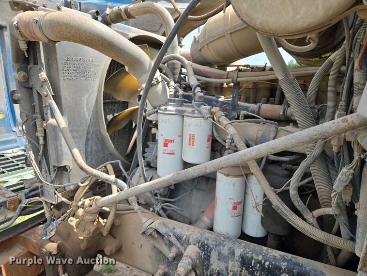 image for item EO0931 1999 Mack CH613 vacuum truck