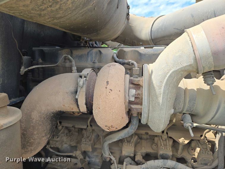 image for item EO0931 1999 Mack CH613 vacuum truck