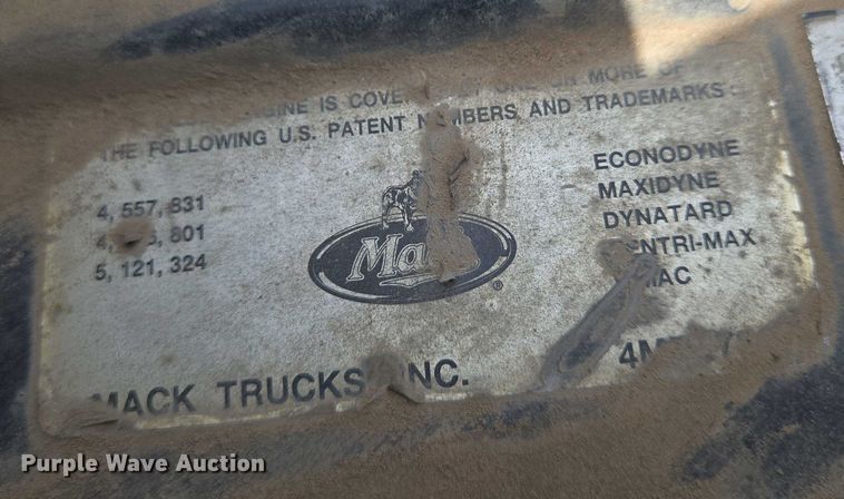 image for item EO0931 1999 Mack CH613 vacuum truck