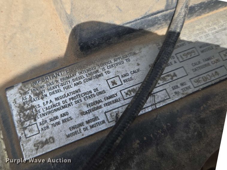 image for item EO0931 1999 Mack CH613 vacuum truck