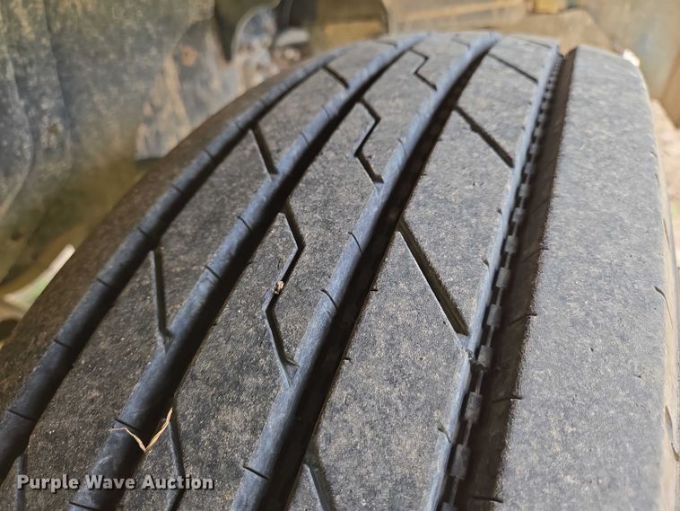 image for item EO0931 1999 Mack CH613 vacuum truck