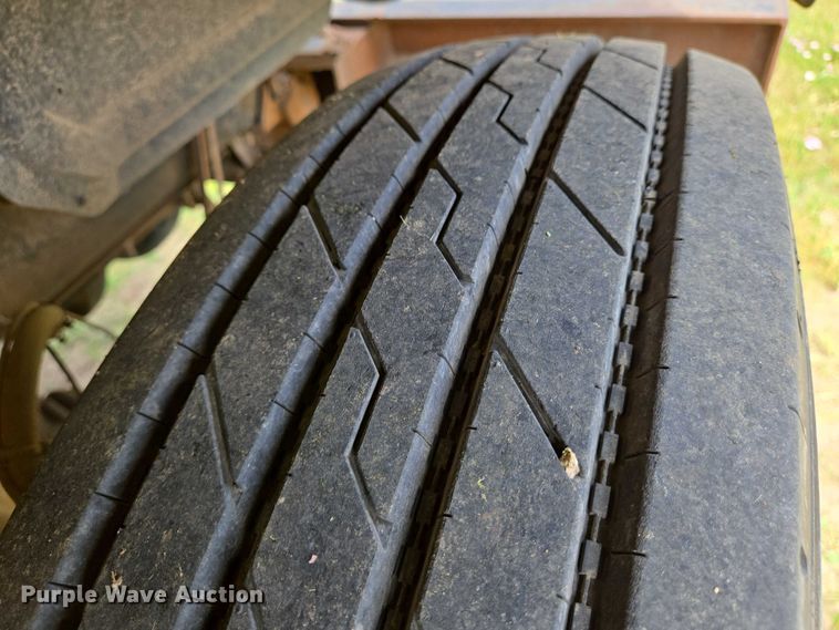 image for item EO0931 1999 Mack CH613 vacuum truck