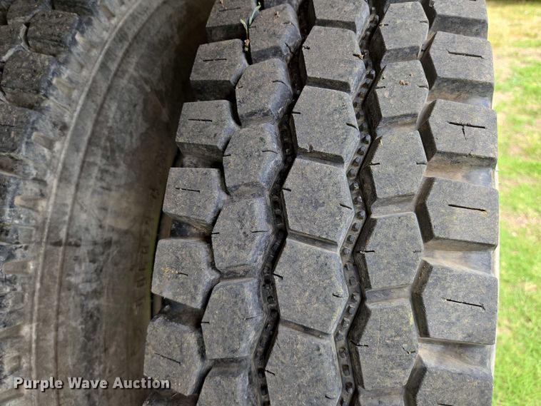 image for item EO0931 1999 Mack CH613 vacuum truck