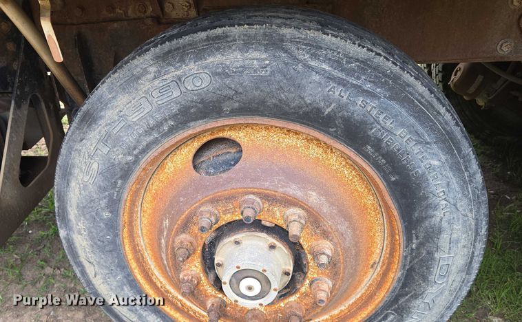 image for item EO0931 1999 Mack CH613 vacuum truck