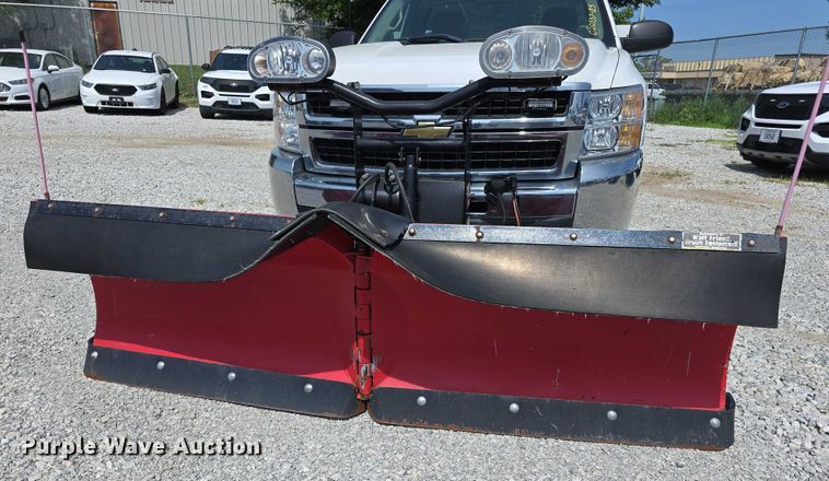 image for item EO1042 2009 Chevrolet Silverado 2500 utility bed pickup truck
