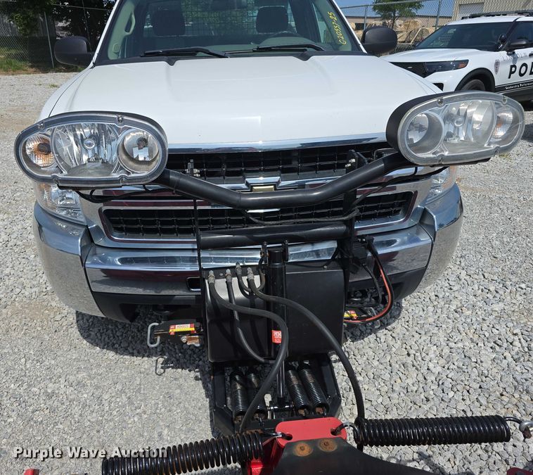 image for item EO1042 2009 Chevrolet Silverado 2500 utility bed pickup truck