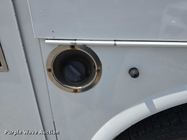 image for item EO1042 2009 Chevrolet Silverado 2500 utility bed pickup truck