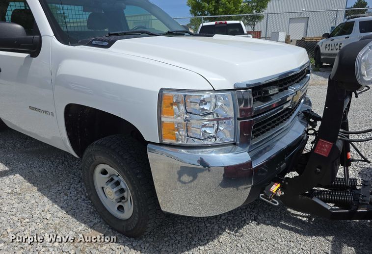 image for item EO1042 2009 Chevrolet Silverado 2500 utility bed pickup truck