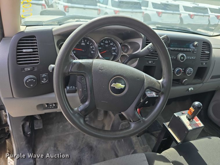 image for item EO1042 2009 Chevrolet Silverado 2500 utility bed pickup truck