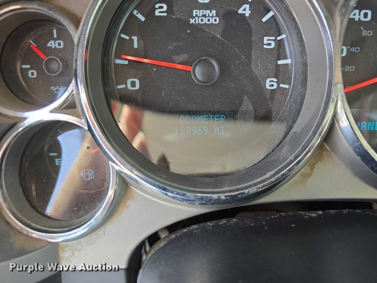 image for item EO1042 2009 Chevrolet Silverado 2500 utility bed pickup truck