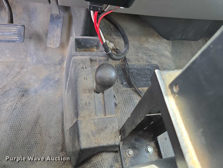 image for item EO1042 2009 Chevrolet Silverado 2500 utility bed pickup truck