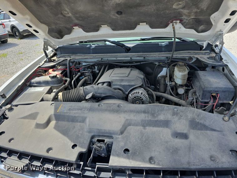 image for item EO1042 2009 Chevrolet Silverado 2500 utility bed pickup truck