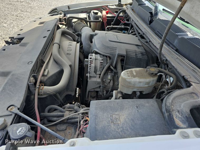 image for item EO1042 2009 Chevrolet Silverado 2500 utility bed pickup truck