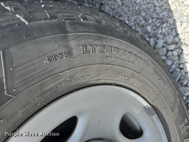 image for item EO1042 2009 Chevrolet Silverado 2500 utility bed pickup truck