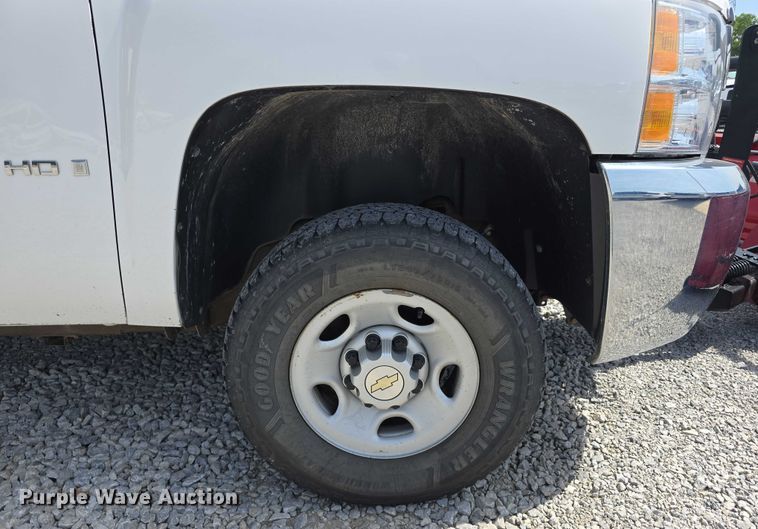 image for item EO1042 2009 Chevrolet Silverado 2500 utility bed pickup truck