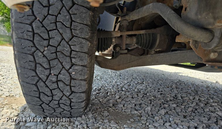 image for item EO1042 2009 Chevrolet Silverado 2500 utility bed pickup truck