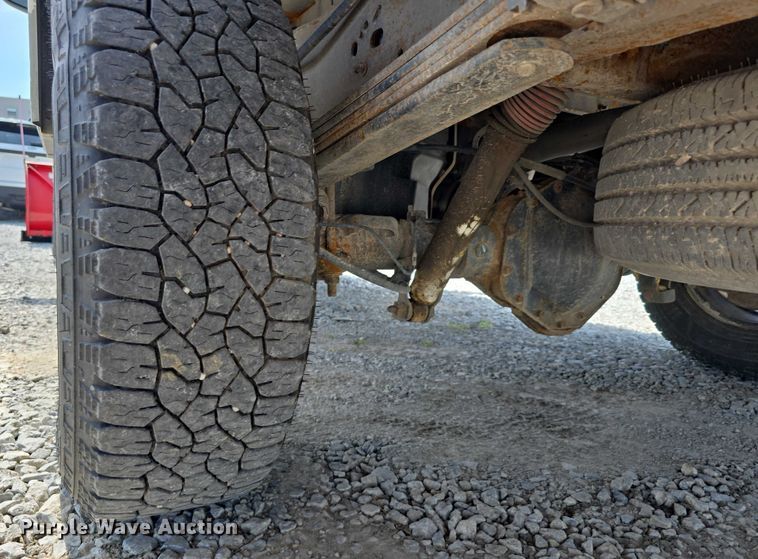 image for item EO1042 2009 Chevrolet Silverado 2500 utility bed pickup truck