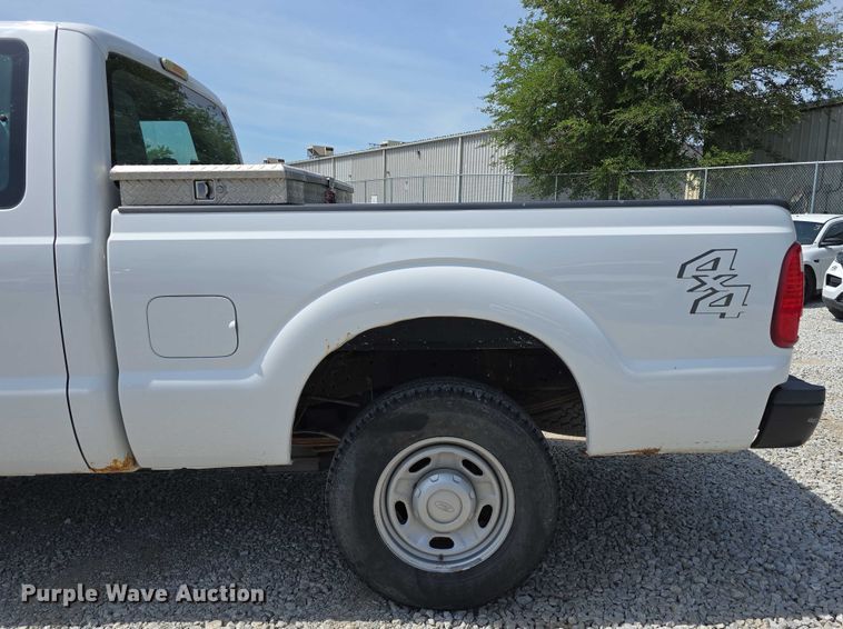 image for item EO1043 2013 Ford F250 Super Duty XLT SuperCab pickup truck