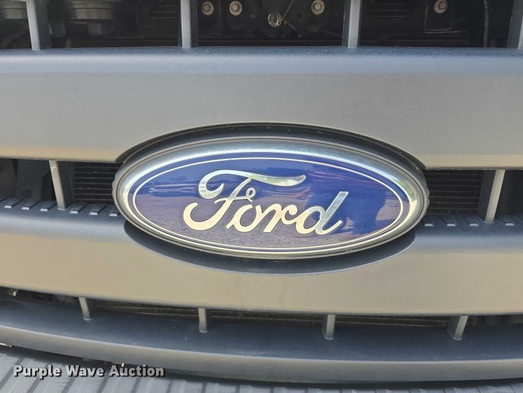 image for item EO1043 2013 Ford F250 Super Duty XLT SuperCab pickup truck