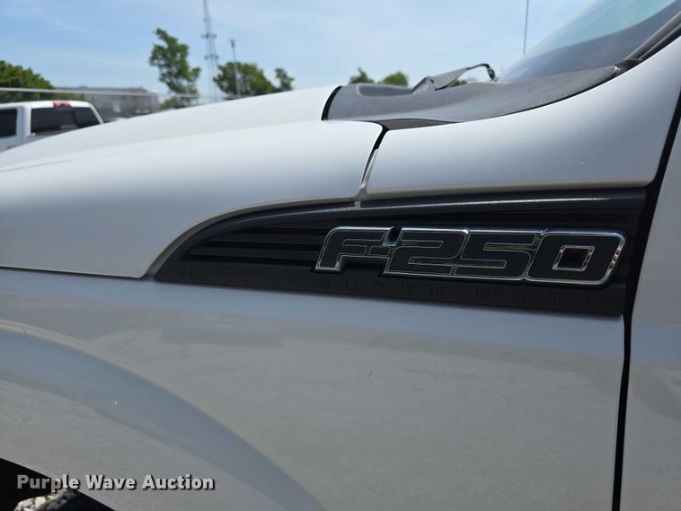 image for item EO1043 2013 Ford F250 Super Duty XLT SuperCab pickup truck