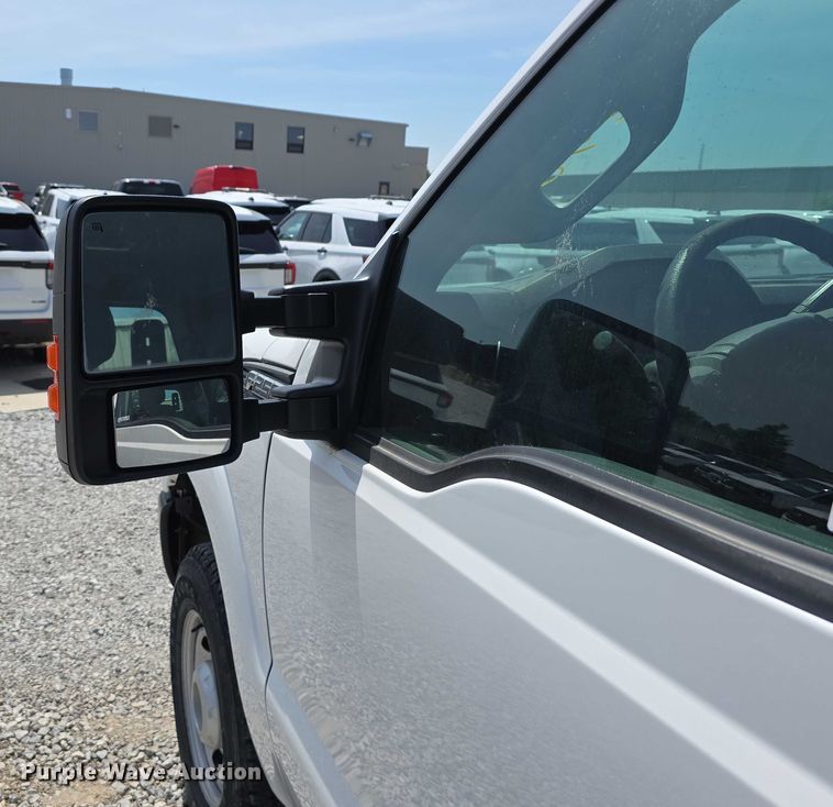 image for item EO1043 2013 Ford F250 Super Duty XLT SuperCab pickup truck