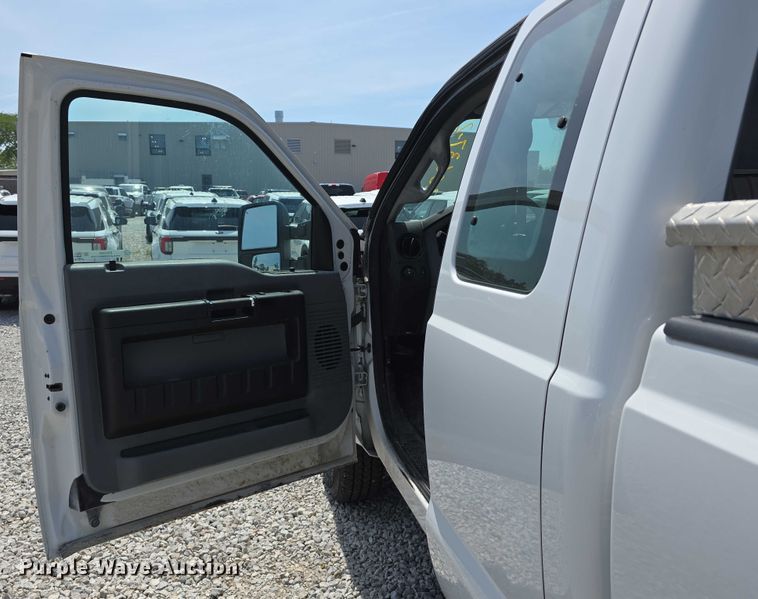 image for item EO1043 2013 Ford F250 Super Duty XLT SuperCab pickup truck