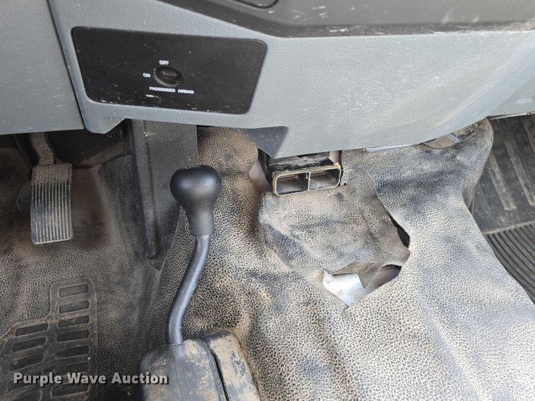 image for item EO1043 2013 Ford F250 Super Duty XLT SuperCab pickup truck