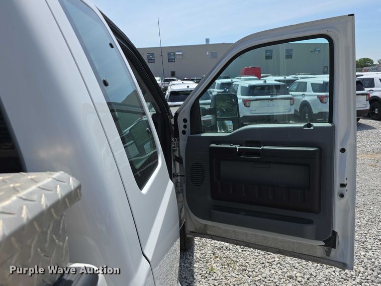 image for item EO1043 2013 Ford F250 Super Duty XLT SuperCab pickup truck