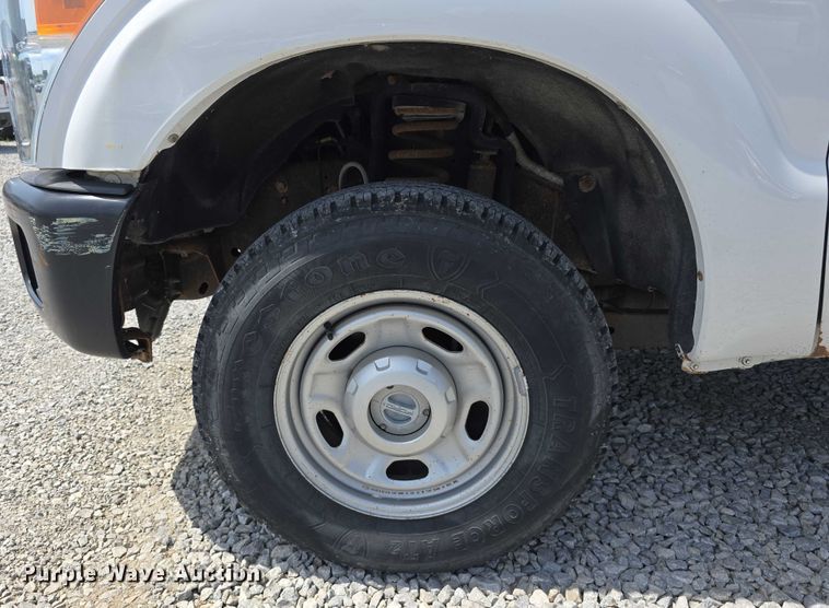 image for item EO1043 2013 Ford F250 Super Duty XLT SuperCab pickup truck