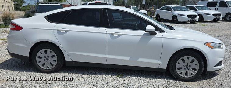 image for item EO1044 2013 Ford Fusion S 