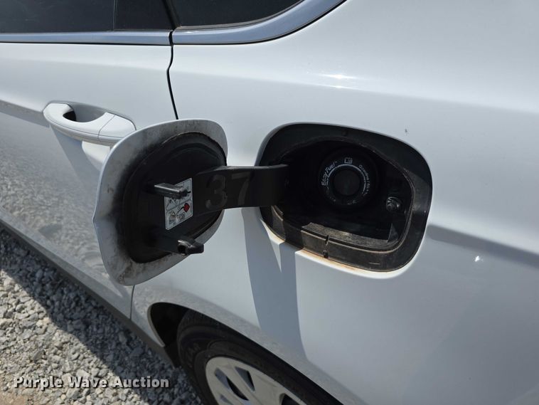 image for item EO1044 2013 Ford Fusion S 