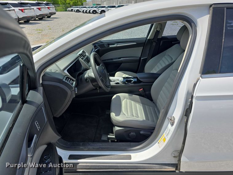 image for item EO1044 2013 Ford Fusion S 