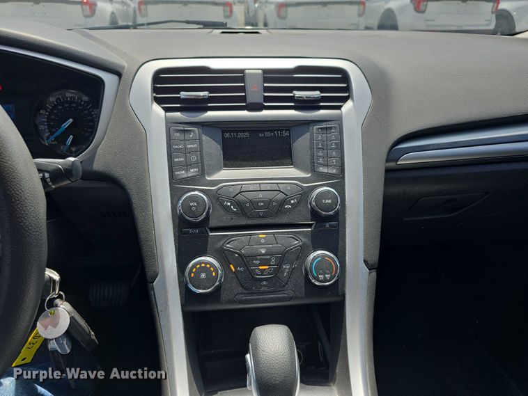 image for item EO1044 2013 Ford Fusion S 