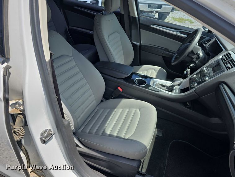 image for item EO1044 2013 Ford Fusion S 