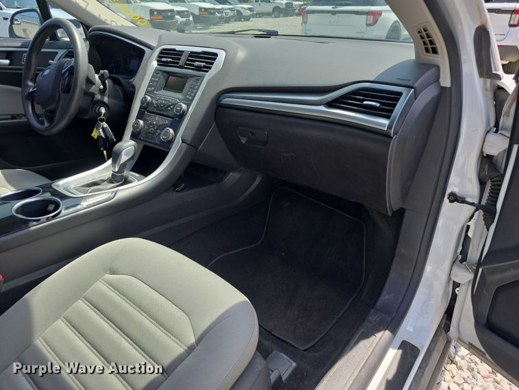 image for item EO1044 2013 Ford Fusion S 